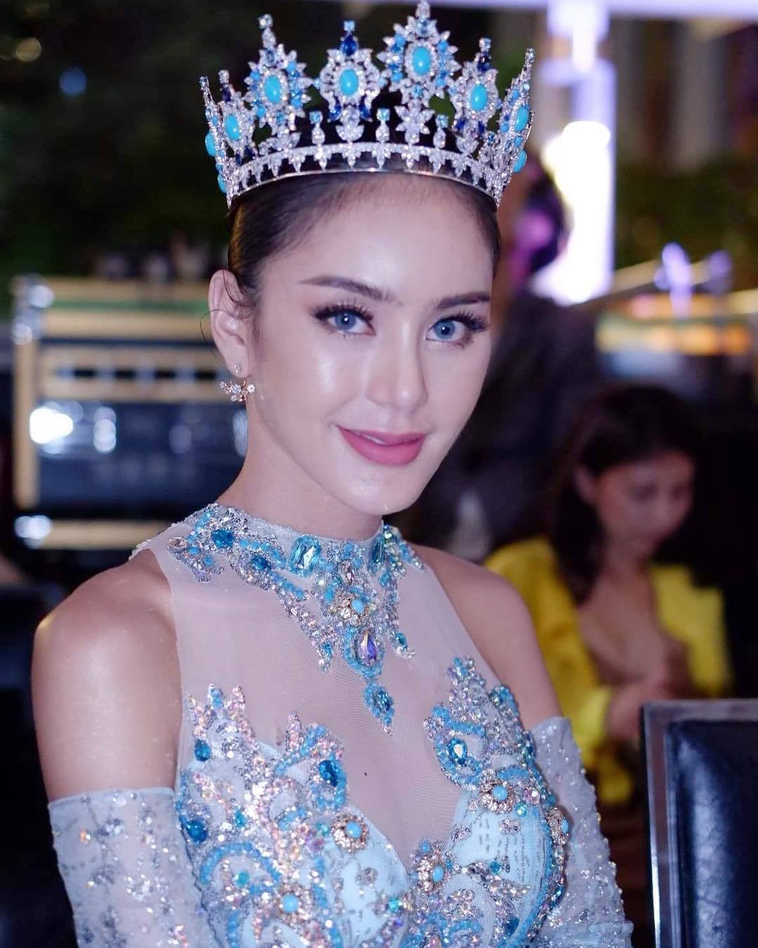 Nhan sắc của Hoa hậu chuyển giới Thái Lan vừa chuyển lại về đàn ông: Bất kể là gì cũng đẹp quá đỗi