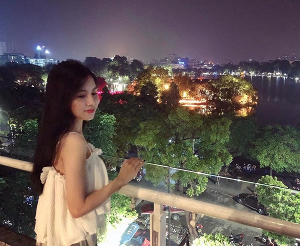 Giao thừa này mưa to, Top 10 quán cafe ngắm pháo hoa đêm GIAO THỪA view cực đẹp ở Hà Nội chính là địa điểm 