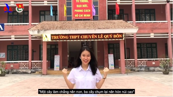 Nữ sinh lớp 11 gây "bão" với clip tự biên tự diễn giới thiệu công tác chống dịch Covid-19 của Việt Nam bằng tiếng Anh