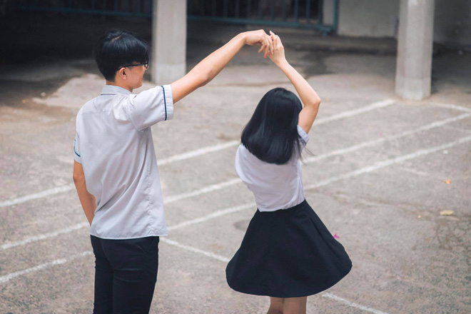 Cặp đôi trung học tung bộ ảnh ngọt ngào như những thước phim Hàn Quốc khiến  dân tình xốn xang