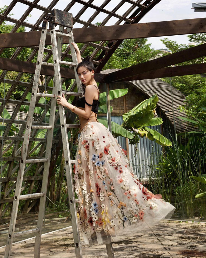 Tham khảo phong cách thời trang đầy biến hóa của cô nàng Quỳnh Anh Shyn   BlogAnChoi