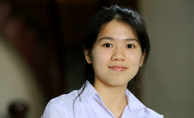 Nữ sinh "vừa học vừa chơi, nói không với Facebook" trở thành thủ khoa Hà Tĩnh