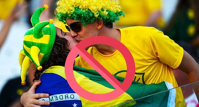 Những luật lệ chưa từng có đối với cổ động viên tại World Cup 2022: Muốn bắt tay, chụp ảnh cũng cần dè chừng