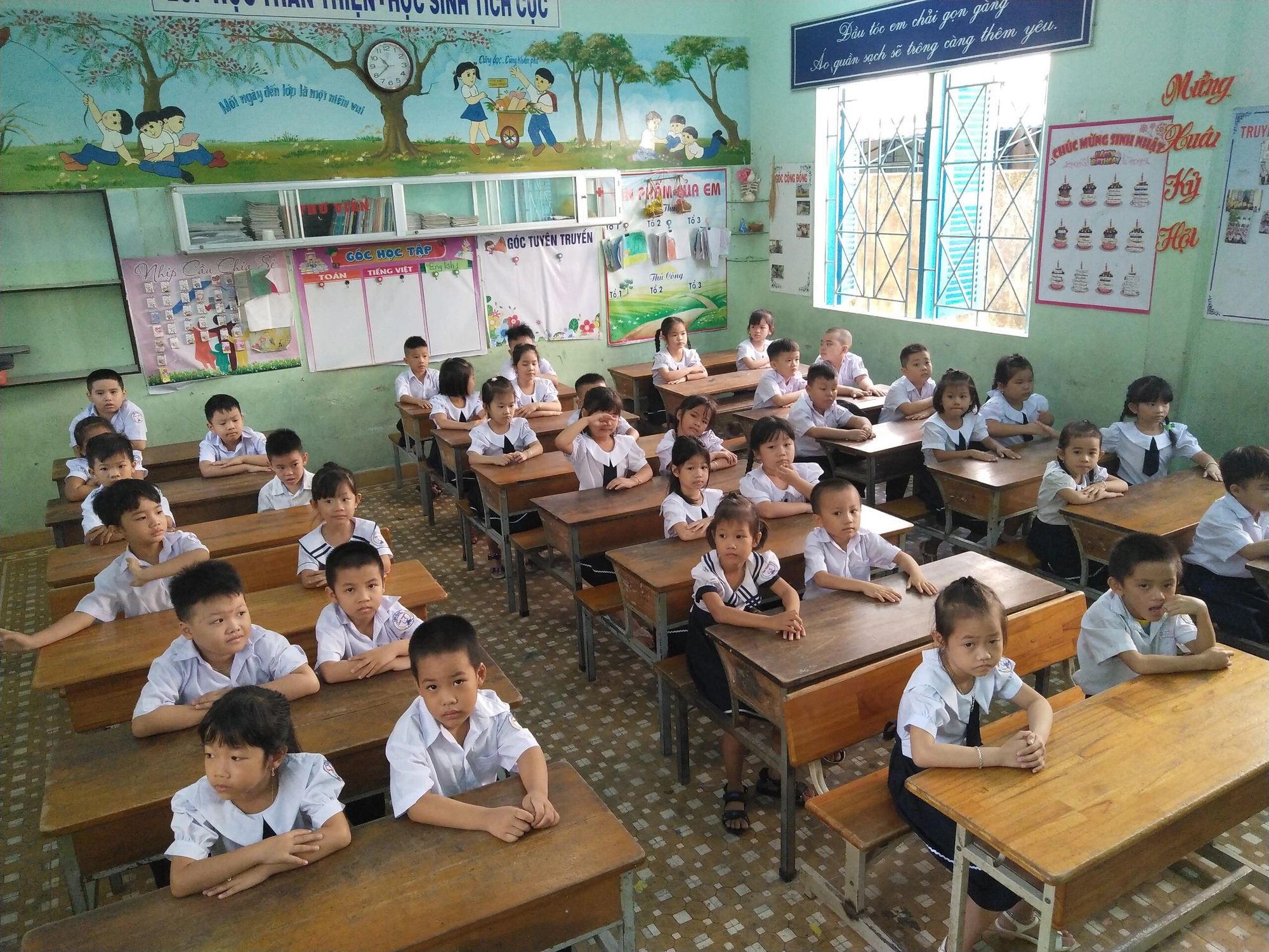 Một trường tiểu học ở Khánh Hòa phải trả lại 135 triệu đồng cho phụ huynh
