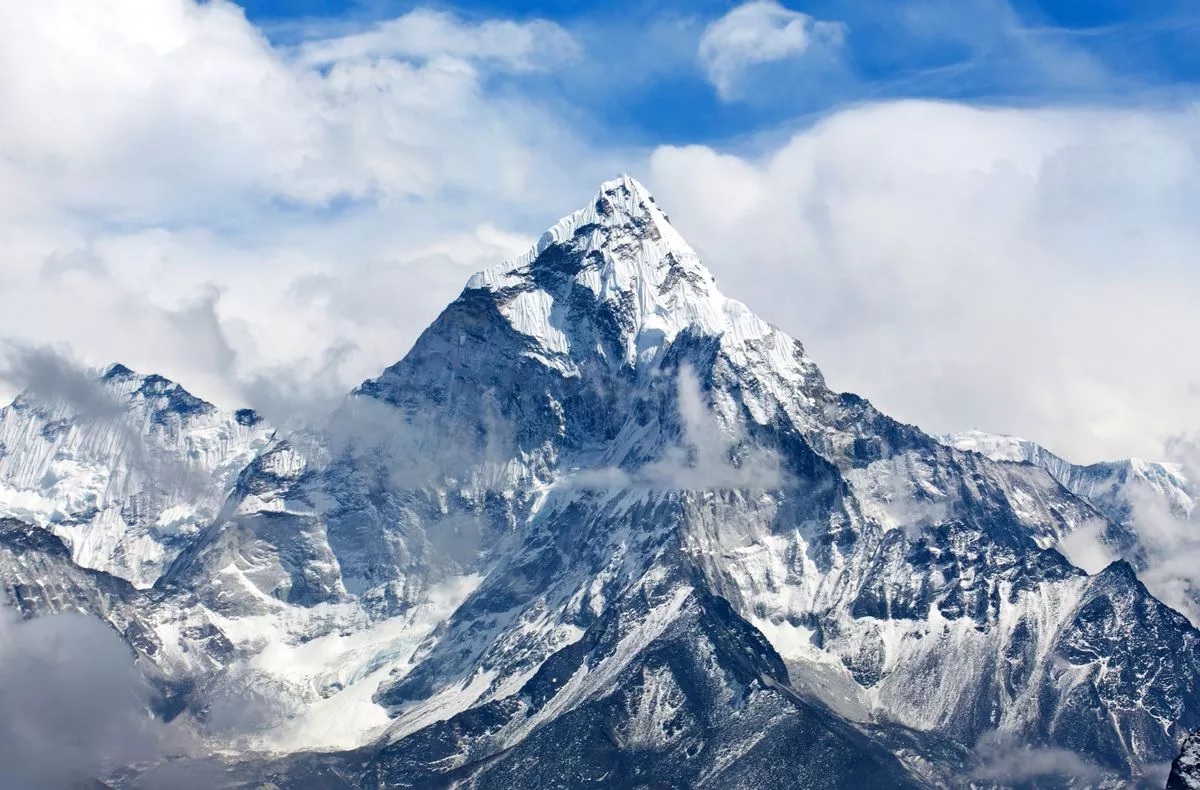 Sao chổi lớn gấp 3 lần đỉnh Everest