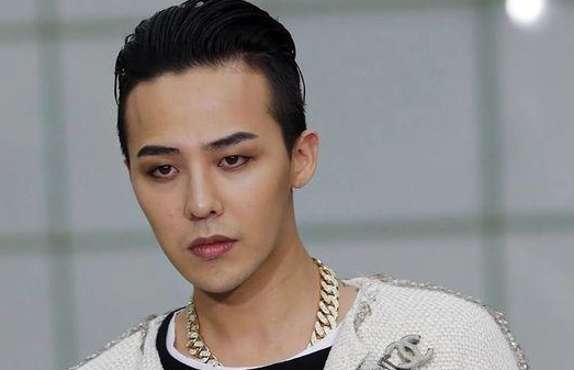 Bê bối của G-Dragon: 2 sao nữ bị điều tra, ông vua KPOP được cung cấp đồ chơi miễn phí