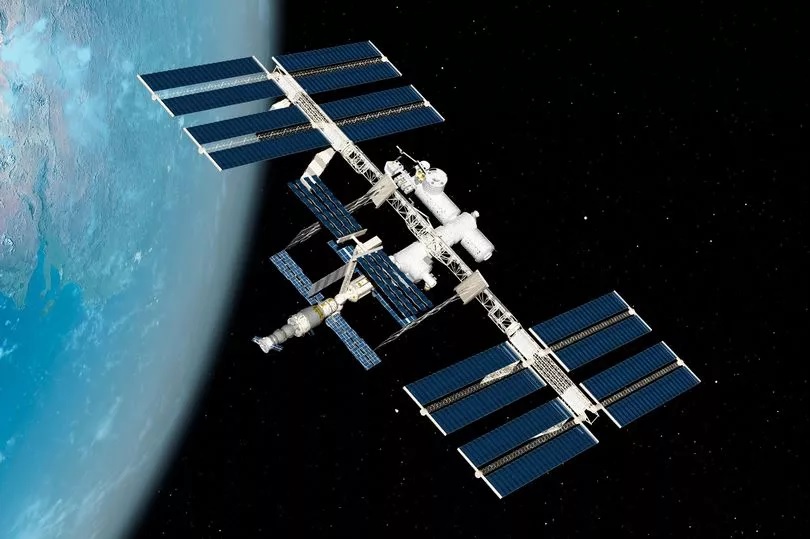 Trạm ISS sắp lao xuống Trái Đất