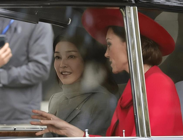 Cuộc đọ sắc hoàng gia: Đệ nhất Phu nhân Hàn Quốc được khen ngợi khi đứng cạnh Vương phi Kate