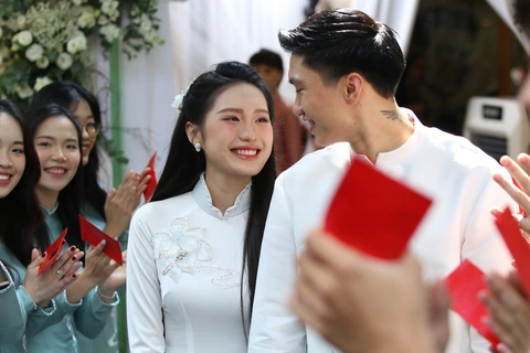 Gia đình Doãn Hải My chi mạnh tay cho tiệc cướii ở Hà Nội, quyết không kém cạnh phía nhà Đoàn Văn Hậu