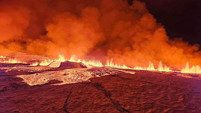 Núi lửa đang phun trào mạnh nhất lịch sử Iceland